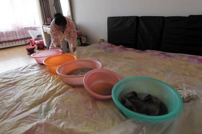昌图楼上漏水，住户失联，小区没物管，业主维权难！律师来支招……